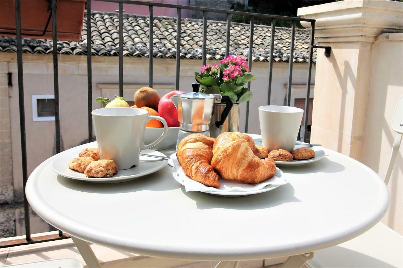 Le Luci Su Ibla - Ospitalita Con Vista Bed & Breakfast Ragusa Exterior foto