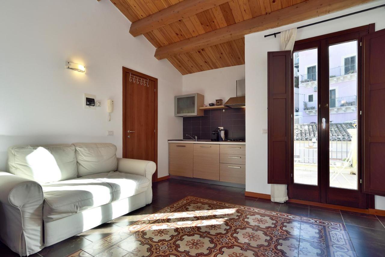 Le Luci Su Ibla - Ospitalita Con Vista Bed & Breakfast Ragusa Exterior foto