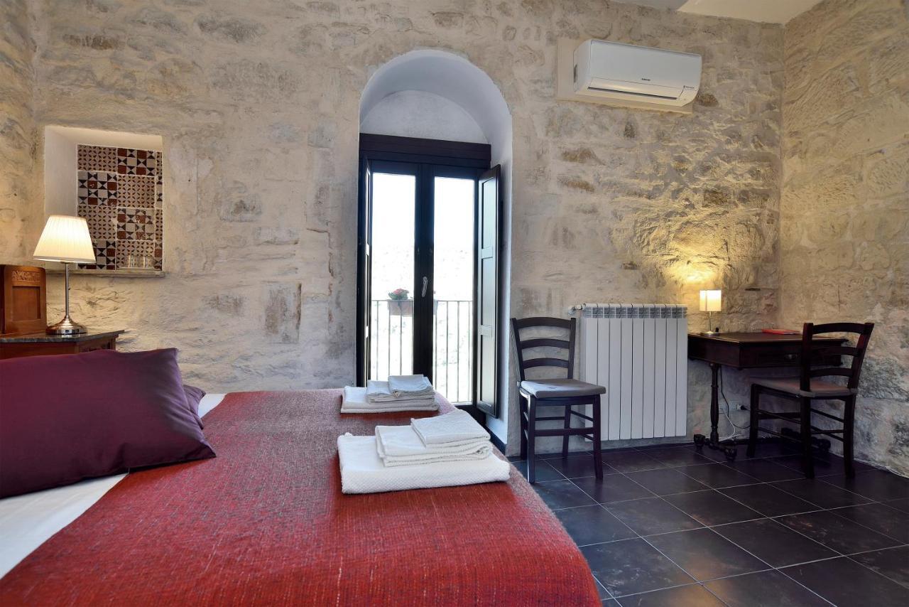 Le Luci Su Ibla - Ospitalita Con Vista Bed & Breakfast Ragusa Exterior foto